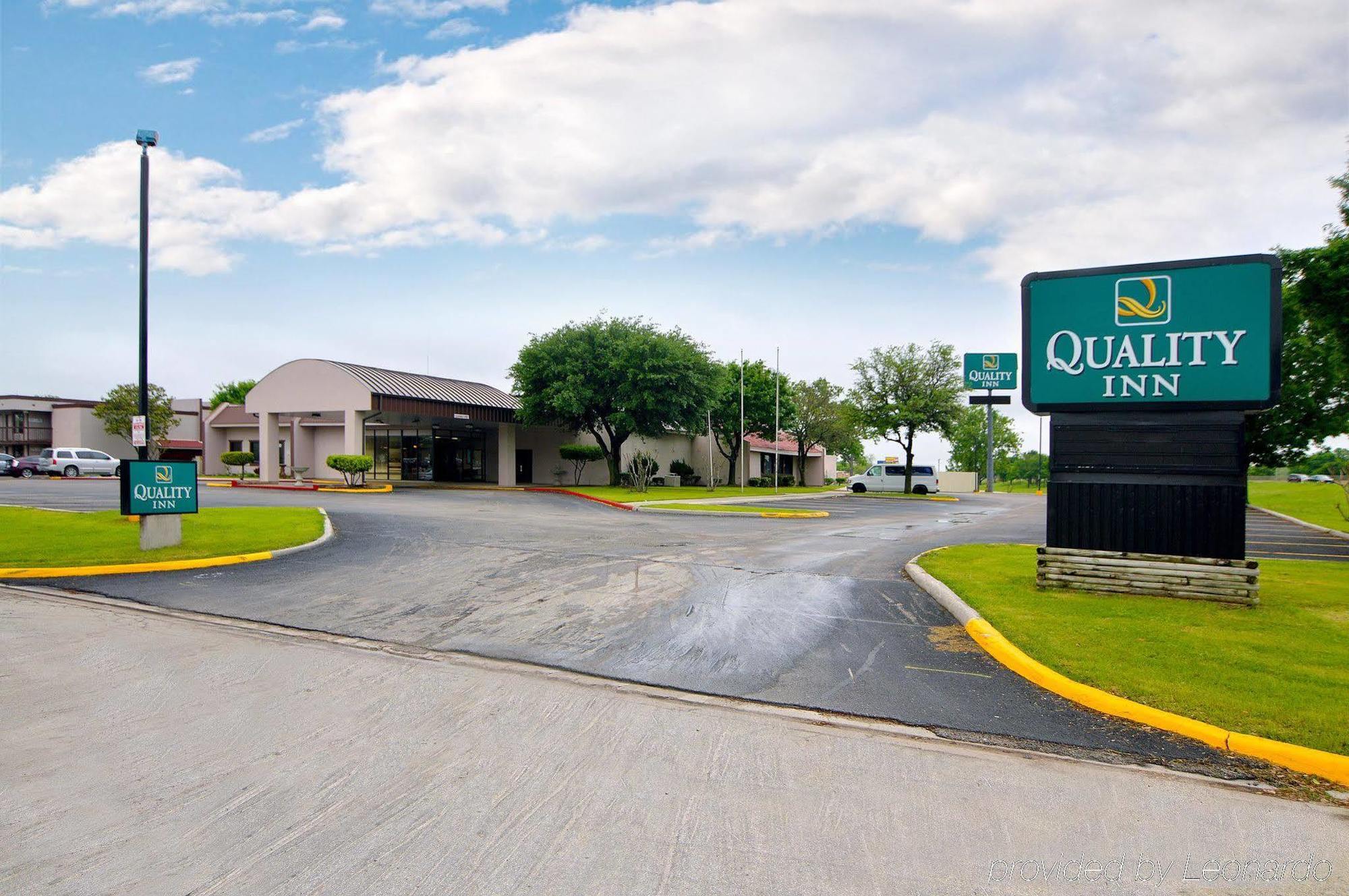Quality Inn Gainesville Exterior photo