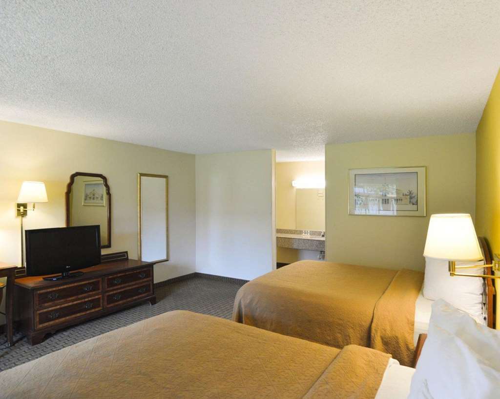 Quality Inn Gainesville Room photo